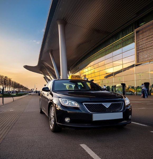 Taxi bij luchthaven
